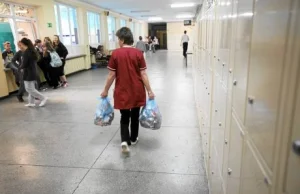Uczniowie krakowskich szkół zastąpią sprzątaczki? 'To wychowawcze'