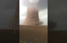 Piękne tornado z południowo-wschodniej Rumuni.