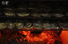 Jak powstają torebki z węży?