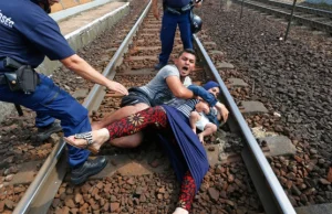 "Stały i obowiązkowy system przyjmowania uchodźców" Niemcy i Francja mają pomysł