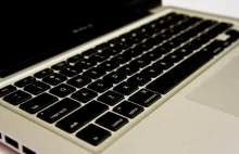 Niepowtarzalny MacBook, wytworzony jeszcze za zycia Jobsa, dla kolekcjonera.