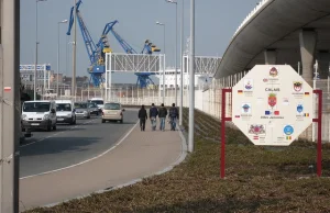 Kierowcy jeżdżący do Calais masowo kupują gaz pieprzowy i paralizatory