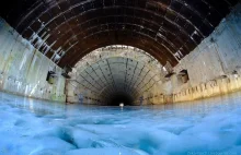 Zwiedzamy zamkniętą od dawna radziecką bazę nuklearnych okrętów podwodnych