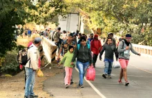 Karawana migrantów do USA. Do Honduran dołączają Salwadorczycy.