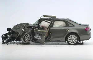 Demolka auta z 5* Euro-NCAP przy 64 km/h w teście IIHS