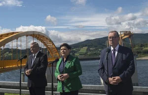 Szydło chwali się otwarciem wielkiej inwestycji.Tyle że ta nie jest skończona...