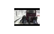 Zsuwający się autobus - zimowa majówka w Karpaczu!