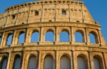 W Koloseum odpadają kolejne fragmenty murów