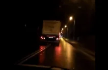 Pościg za niebezpiecznie jadącą ciężarówką