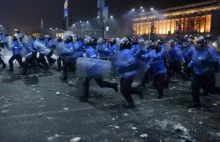 Masowe protesty przyniosły skutek. Rumuński rząd wycofa kontrowersyjne prawo.