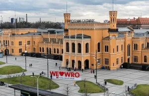 Na remonty nie ma pieniędzy, ale PKP wie, czego potrzebujemy. Otwiera...