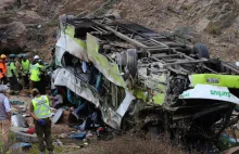 Autobus runął w dół ze stromego zbocza. Nie żyje ponad 20 osób