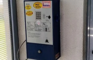Polska, rok 2018, automaty telefoniczne wciąż istnieją i działają...