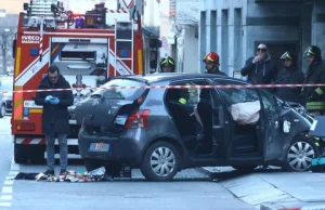 Włochy. Samochód wjechał w ludzi na jarmarku świątecznym