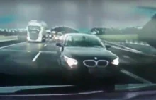 Urażony kierowca BMW zatrzymał się na autostradzie