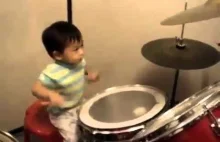 Zawód: Perkusista. Wiek: 1 rok.