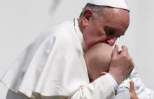Tygodnik Katolicki Niedziela - Franciszek: żadne dziecko nie jest „pomyłką”