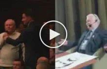 Staruszek vs Wałęsa przy pełnej sali: 'Jakby Pan poszedł do...