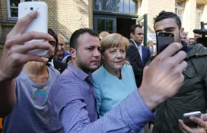 Polityka otwartych drzwi pani Merkel chroni Niemcy przed terroryzmem
