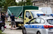 Makabryczny transport świń zatrzymany w centrum Ostrowa przez mieszkańców...