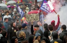 We Francji właśnie odbywają się protesty przeciwko polityce Macrona.