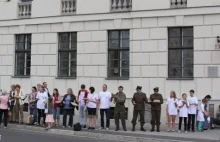 Wspólnymi siłami przeprowadzili bibliotekę!