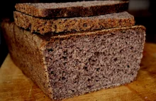 Chleb z mąki żytniej i graham na zakwasie (z orzechami i otrębami)
