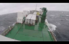 Praca na morzu podczas sztormu