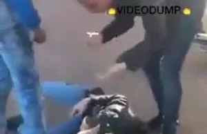 Holenderski muzułmanin bije swoją siostrę