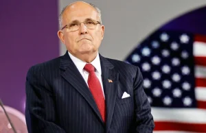 Giuliani o Clinton: "jako prokurator mając takie dowody posadziłbym ją w 2 tyg."