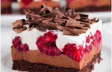 Ciasto czekoladowe z malinami i kremem - I Love Bake