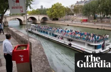 Feministki niszczą publiczne pisuary w Paryżu