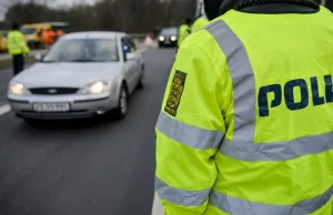 Atak na policjantów w Szwecji. Zatrzymano 11 zamaskowanych napastników