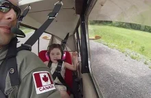 Tata zabrał 4 letnią córkę na lot samolotem akrobacyjnym