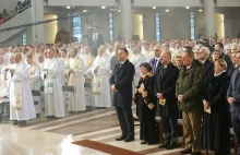 Oficjalnie: Jezus Chrystus 'Królem Polski'. Prezydent, posłowie i 6 tys....