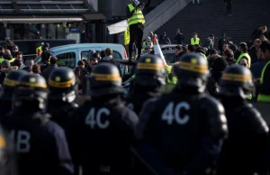 Dantejskie sceny we Francji. Protest przeciwko wzrostowi akcyzy na paliwo.