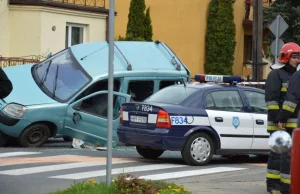 Niektórzy policjanci zapominają, że radiowóz nie zawsze ma pierwszeńswto