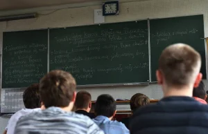 Uczeń tej szkoły musi wiedzieć o papieżu wszystko.