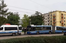 Pseudokibice Korony Kielce zdemolowali autobus MPK. Policja zatrzymała 5...