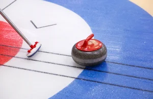 Skoki skokami, ale oglądajcie curling!