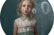 Portrety dzieci palących papierosy