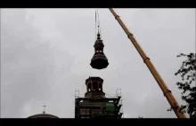 Montaż hełmu na wieży kościoła św. Klary (4.09.2013) - Film