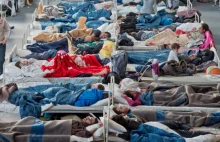 Niemieckie dzieci zmuszone do usługiwania uchodźcom