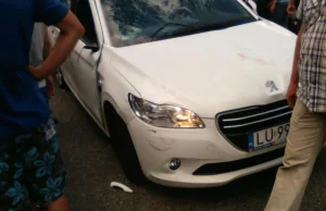 Auto Polskiego Konsula we Lwowie zostało zaatakowane przez Ukraińców na granicy