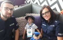 Chory na dziecięce porażenie mózgowe 2,5-letni Oliwier został policjantem!