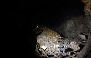 Jedna z najdłuższych jaskiń w Sudetach zasypana azbestem. Niepokojące...