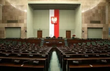Obcy ambasador dyryguje polskim Sejmem