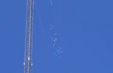 Spadający lód z 450 metrowej wieży telewizyjnej