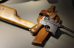 Mauser C96 - pierwszy udany pistolet samopowtarzalny