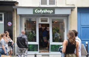 Kolejki po "marihuane" przed coffee shop'ami w Paryzu.